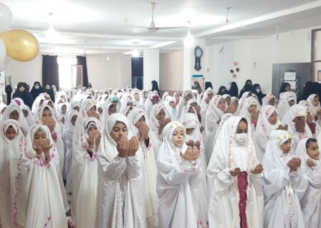 جشن تکلیف بیش از ۴۷۰ دانش آموز دختر در فضای معنوی حوزه علمیه